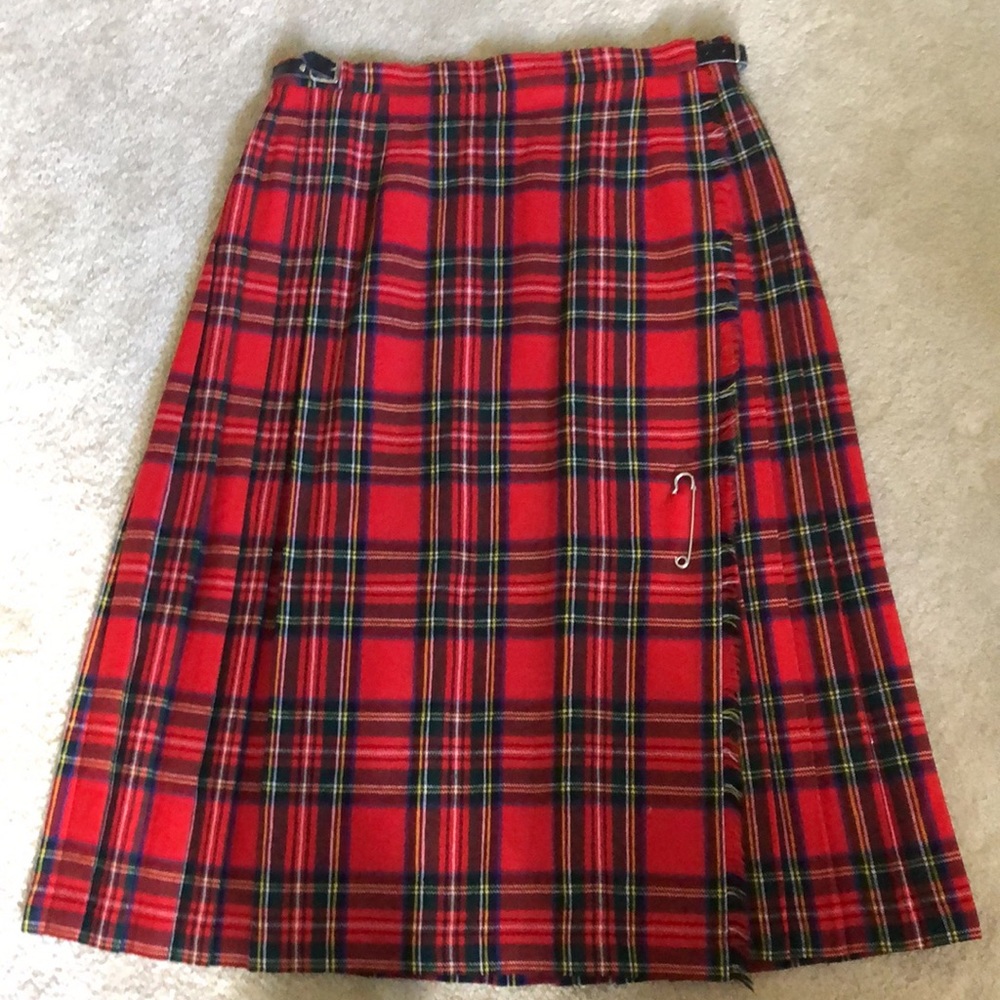 O’Neil of Dublin kilt red Stewart plaid 12